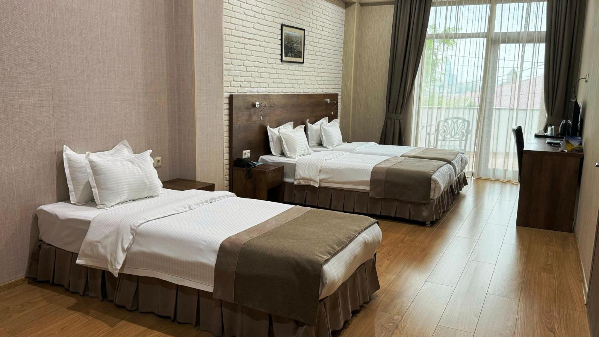 Hotel Metekhi Line ティビリシ エクステリア 写真
